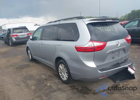 2015 Toyota Sienna Xle 8 Passenger z USA, uszkodzony, nr VIN 5TDYK3DC8FS677001